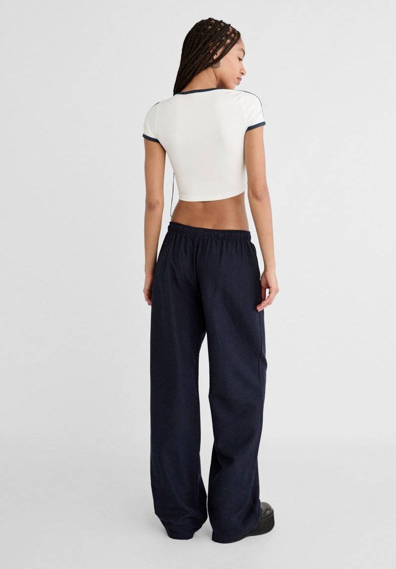 Stradivarius Stradivarius LOOSE-FITTING - Trousers - dark blue 50% Rabatt für begrenzte Zeit