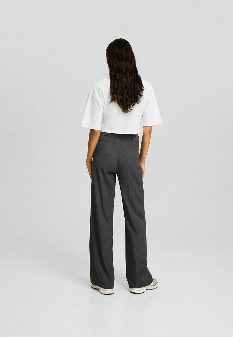 Bershka Bershka WIDE-LEG TAILORED - Trousers - mottled dark grey Online