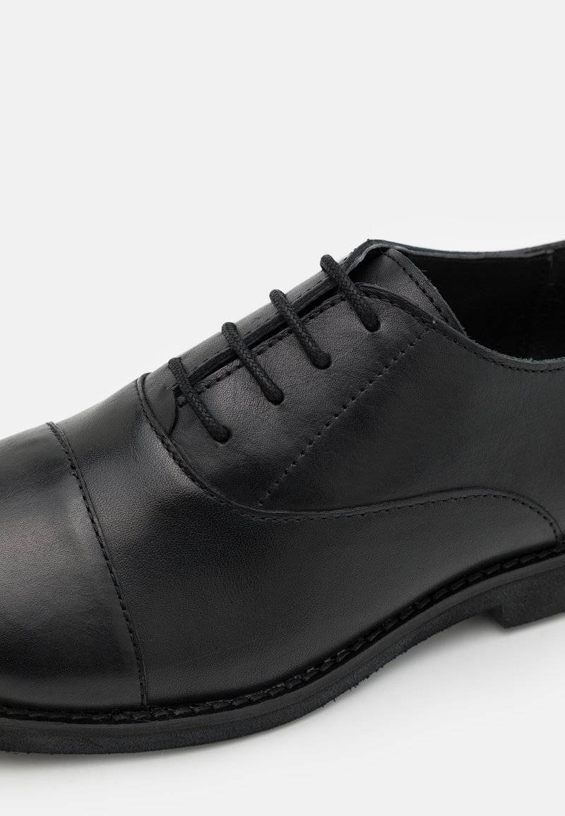 Friboo Friboo LEATHER - Lace-ups - black Letzter Tag