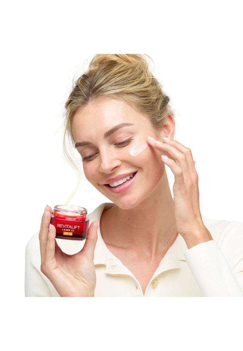 L'Oréal Paris Skin L'Oréal Paris Skin REVITALIFT LASER DAYCREAM LSF25 - Face cream Meist gekauft