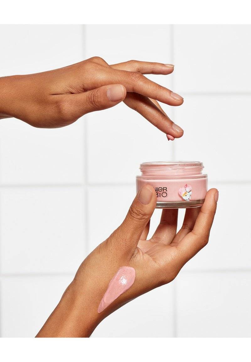 Garnier Garnier ORGANIC ROSY GLOW 3IN1 ROSÉ CREAM - Face cream Fabrikpreis
