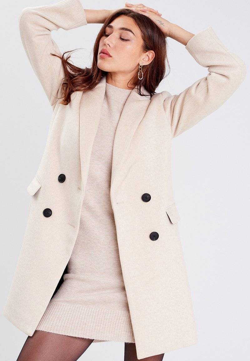 Cache Cache Cache Cache GERADER MIT KNÖPFEN - Classic coat - beige Exklusivangebot