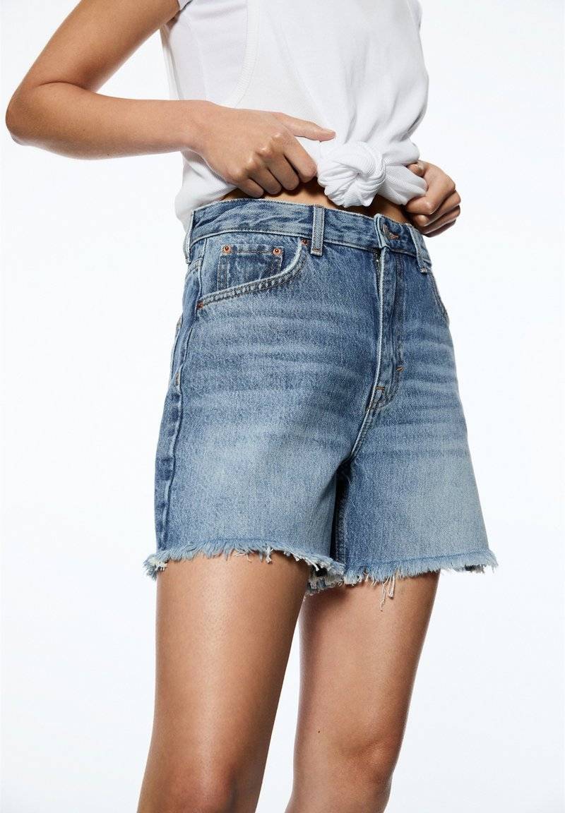 PULL&BEAR PULL&BEAR HIGH-WAIST - BERMUDA - Denim shorts - blue denim Black Friday