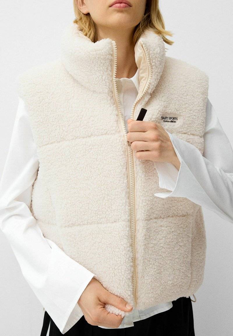 Bershka Bershka REVERSIBLE - Waistcoat - white Osterangebot