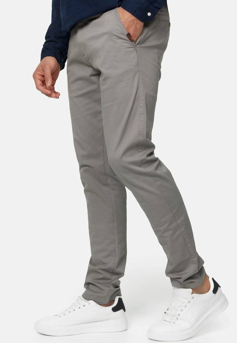 INDICODE JEANS INDICODE JEANS CHERRY - Chinos - light grey Muttertagsangebot