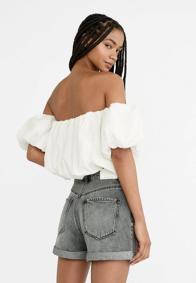 Stradivarius Stradivarius MOM - Denim shorts - grey denim Valentinstagsangebot