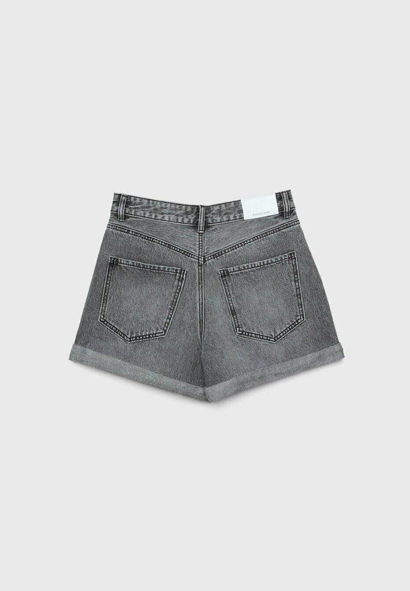 Stradivarius Stradivarius MOM - Denim shorts - grey denim Valentinstagsangebot