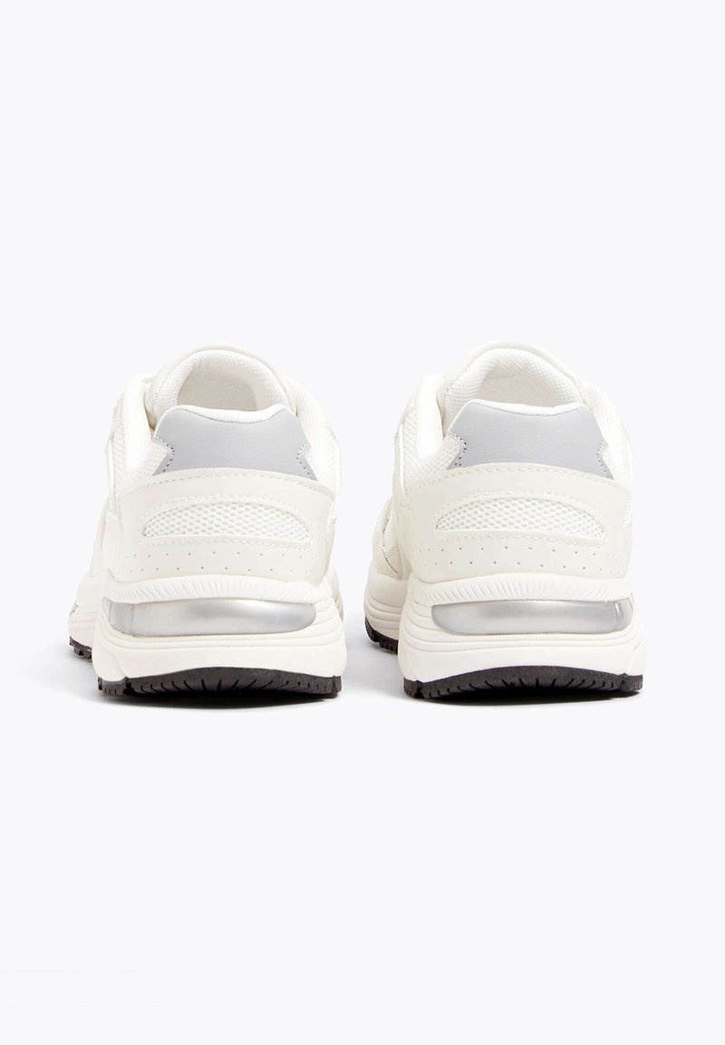 OYSHO OYSHO RETRO RUNNING - Training shoe - white Kostenlose Rückgabe