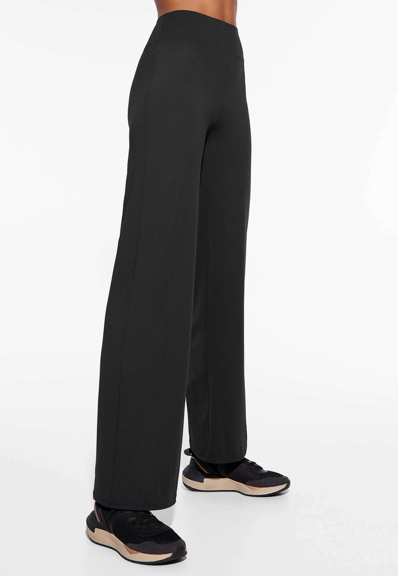 OYSHO OYSHO HIGH-RISE COMFORTLUX STRAIGHT-LEG - Trousers - black Neueste Stile