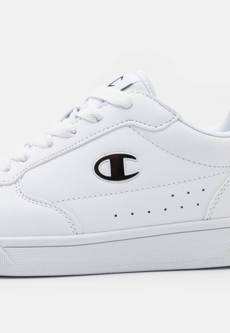 Champion Champion NEW COURT UNISEX - Training shoe - white Vierteljährliche Förderung