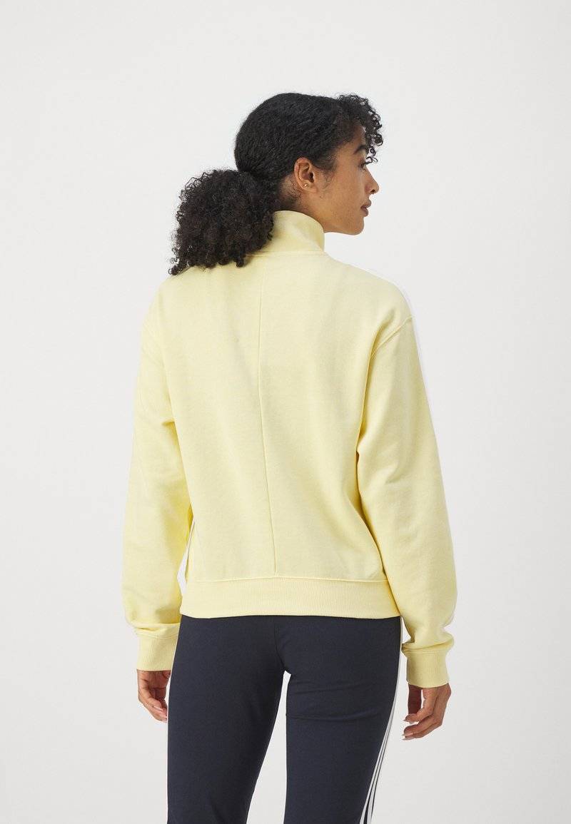 adidas Sportswear adidas Sportswear ESSENTIALS 3-STRIPES QUARTER ZIP - Sweatshirt - almost yellow Große Rabatte