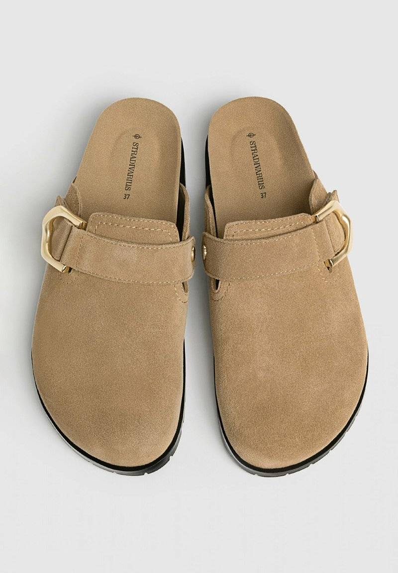 Stradivarius Stradivarius WITH BUCKLE DETAILS - Clogs - beige Letzte 2 Tage