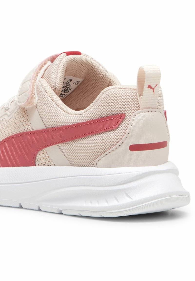 Puma Puma EVOLVE - Stability running shoes - island pink white tart cherry Bis zu 50% Rabatt