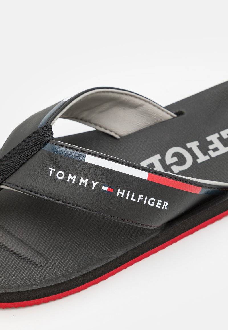 Tommy Hilfiger Tommy Hilfiger COMFORT - Pool slides - black Bis zu 65% Rabatt