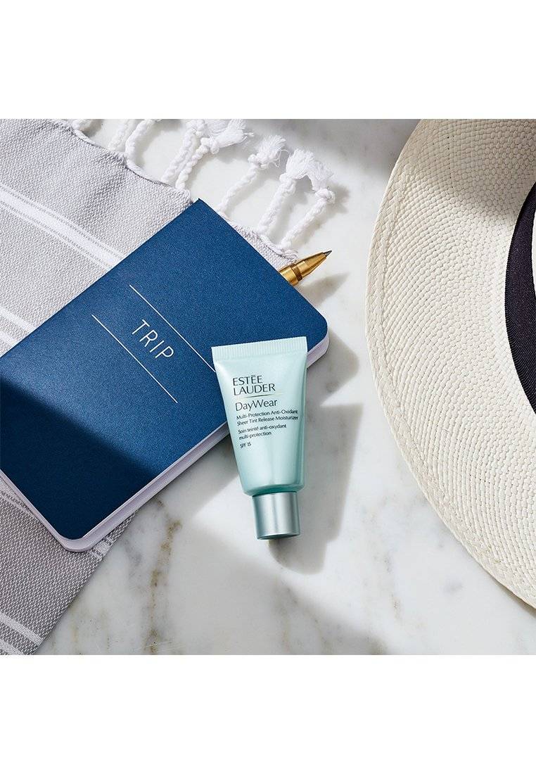 ESTÉE LAUDER ESTÉE LAUDER DAYWEAR SHEER TINT RELEASE ADVANCED MULTI-PROTECTION ANTI-OXIDANT MOISTURIZER SPF 15 - Face cream Meist gekauft