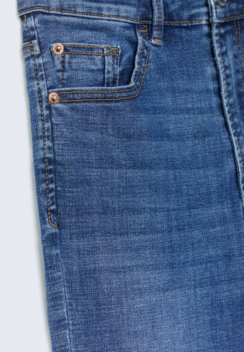 Stradivarius Stradivarius MIT SEHR HOHEM BUND - Jeans Skinny Fit - blue denim Neueste Mode