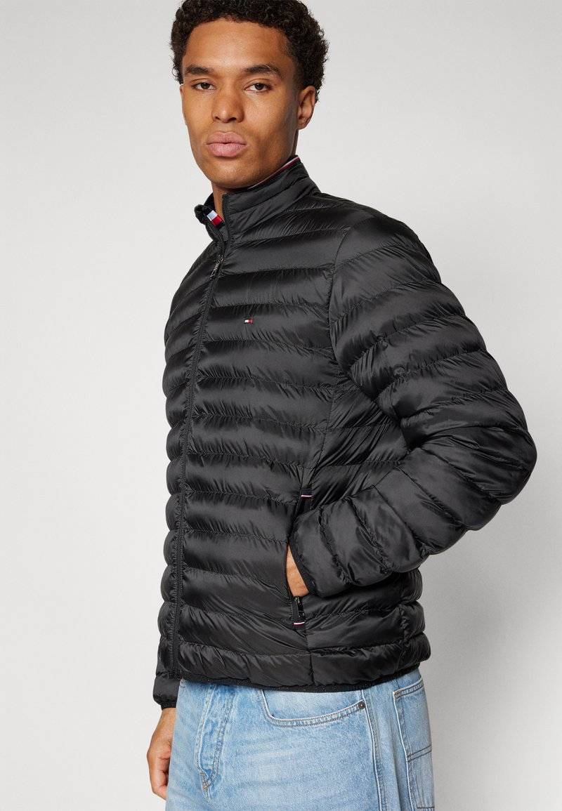 Tommy Hilfiger Tommy Hilfiger PACKABLE - Light jacket - black Online Outlet