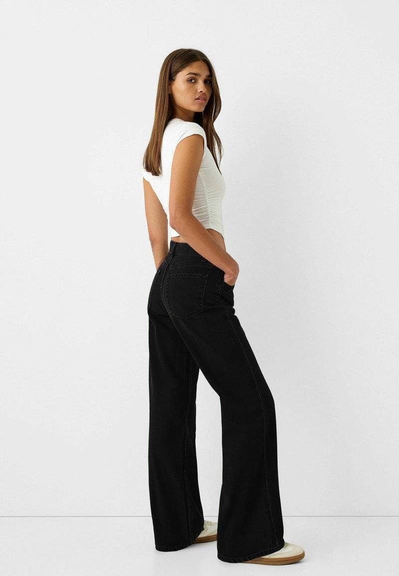 Bershka Bershka Flared Jeans - black Zeitlich begrenztes Angebot