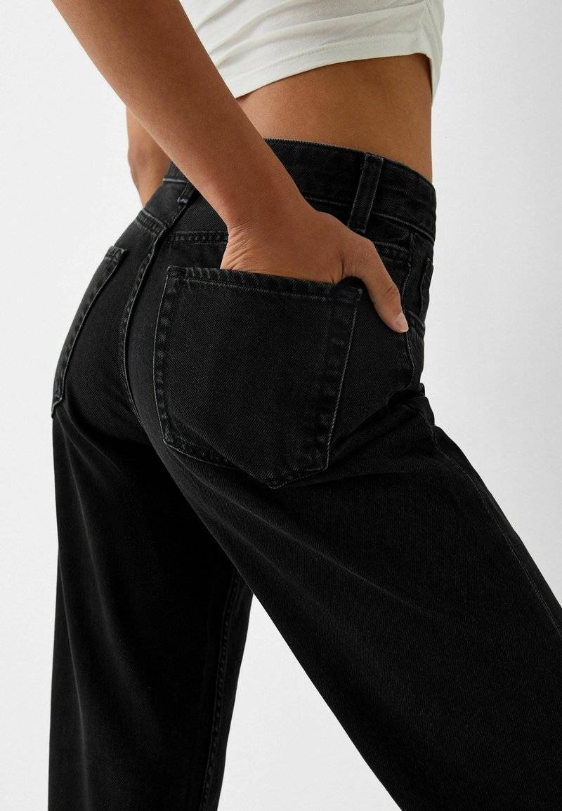 Bershka Bershka Flared Jeans - black Zeitlich begrenztes Angebot