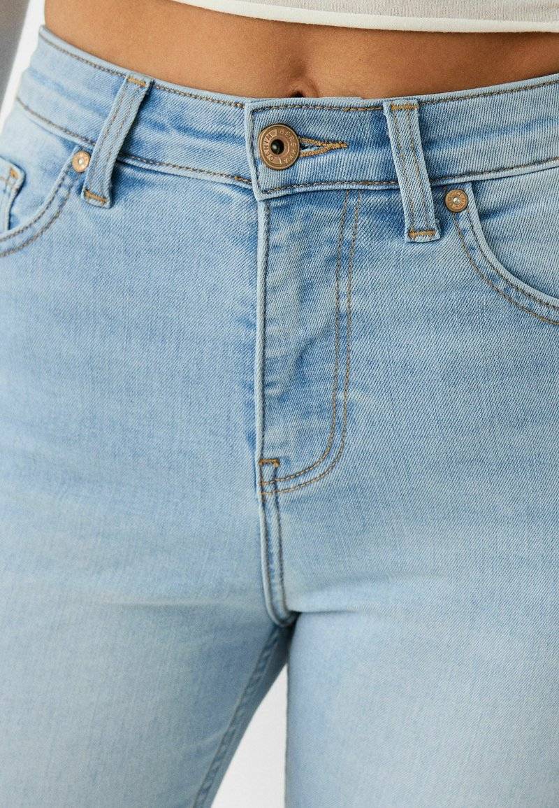 Bershka Bershka SUPER - Jeans Skinny Fit - light blue Saisonale Angebote