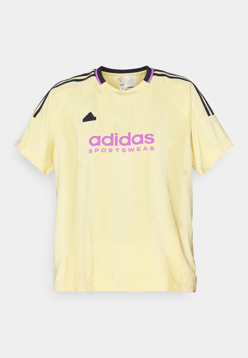 adidas Sportswear adidas Sportswear TIRO CUT STRIPES BOYFRIEND - Print T-shirt - almost yellow Letzter Tag