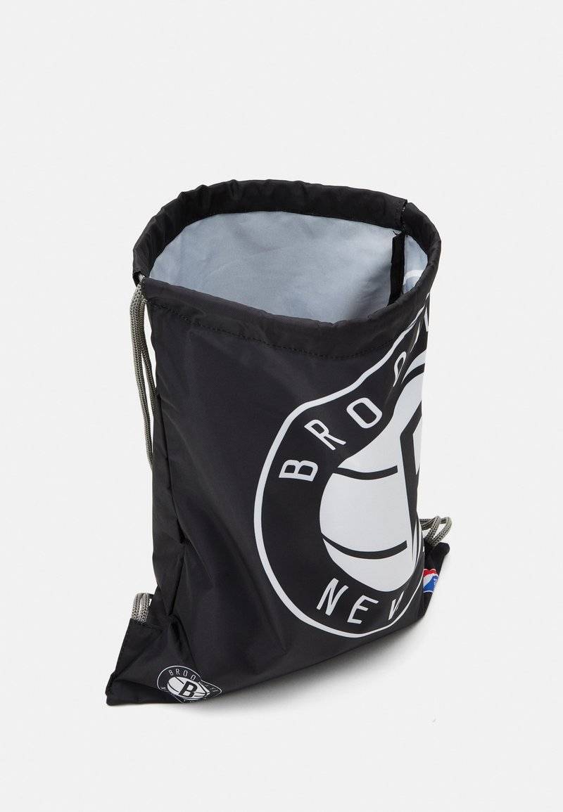 NBA NBA NBA BROOKLYN NETS GYM SACK - Drawstring sports bag - black 50% Rabatt mit kostenlosem Versand