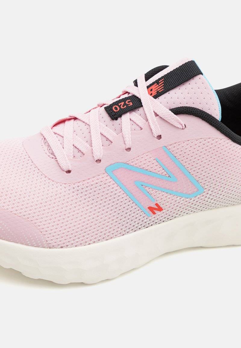 New Balance New Balance 520V8 UNISEX - Competition running shoes - mid century pink Neuheiten