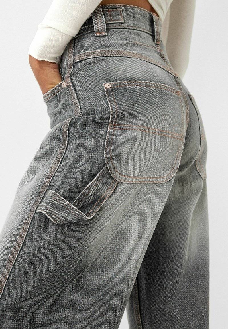 Bershka Bershka WIDE BALLOON CARPENTER - Relaxed fit jeans - grey Bis zu 50% Rabatt