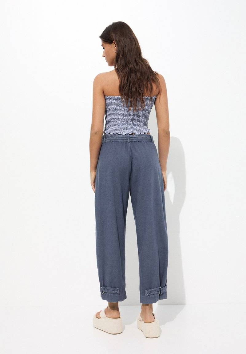 PULL&BEAR PULL&BEAR Trousers - blue Bis zu 55% Rabatt