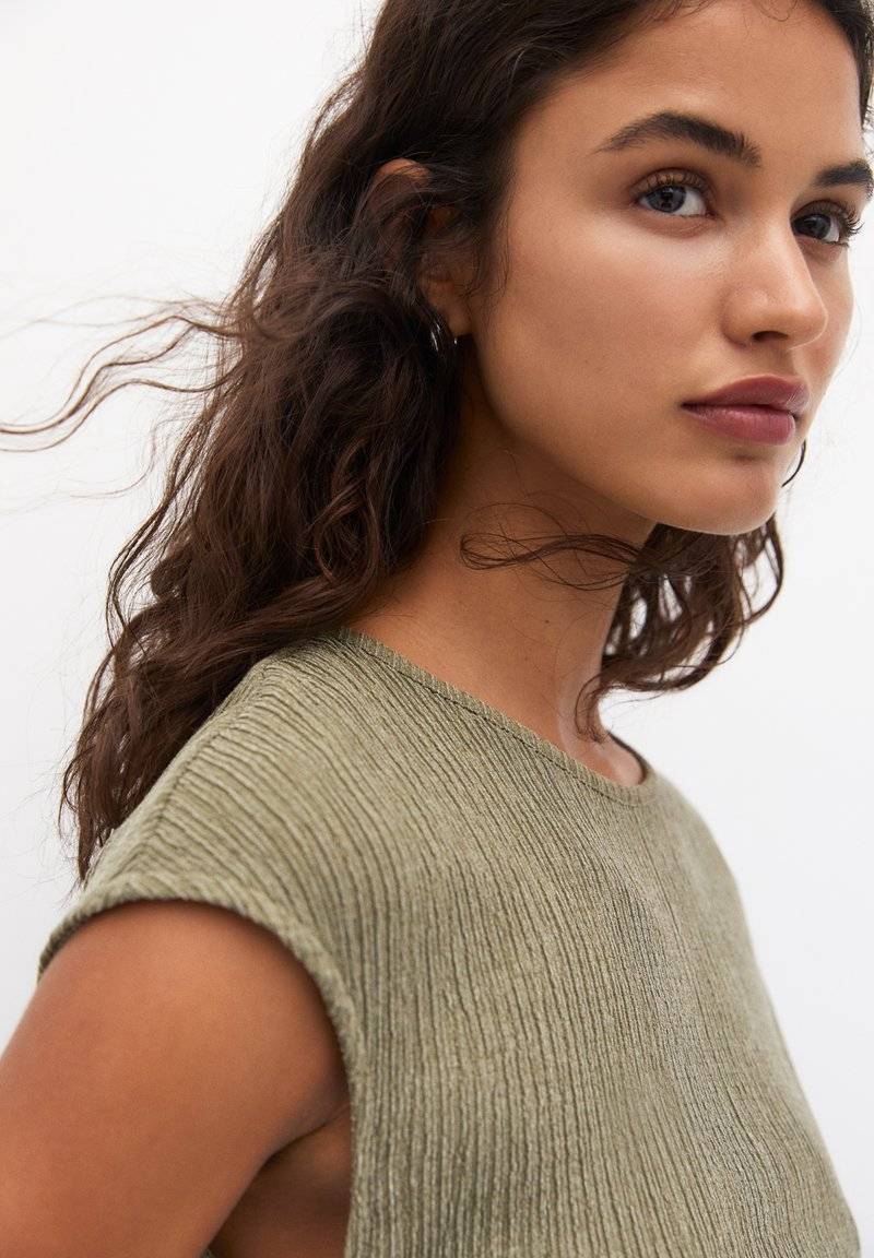 PULL&BEAR PULL&BEAR GATHERED SLEEVELESS - Blouse - khaki Discount Store für neue Produkte