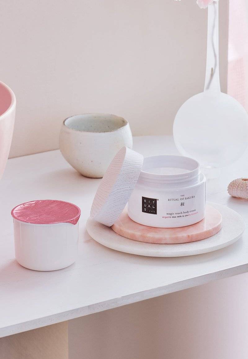 Rituals Rituals BODY CREAM REFILL THE RITUAL OF SAKURA - FLORAL - CHERRY BLOSSOM & RICE MILK - Moisturiser Versandkostenfrei