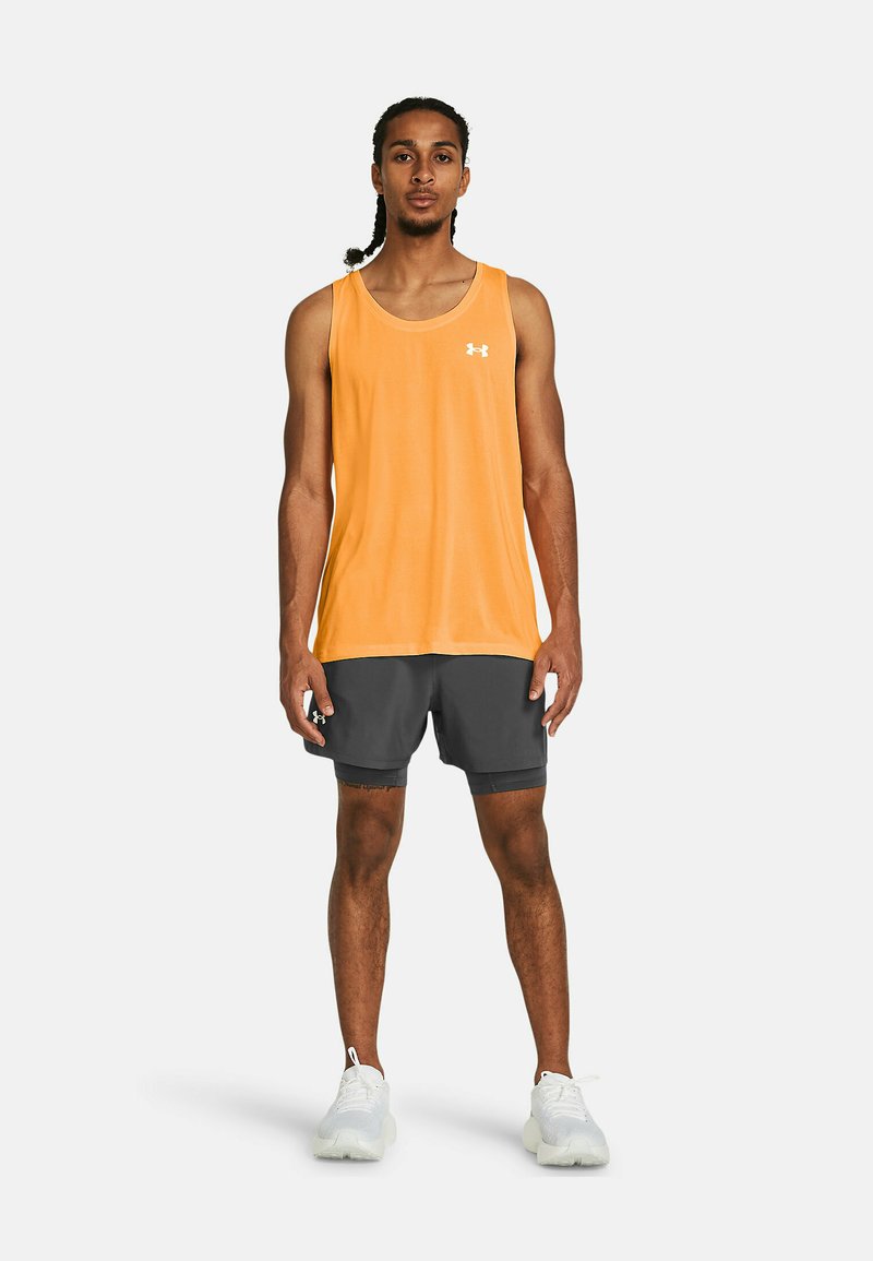 Under Armour Under Armour LAUNCH SHORTS 2-IN-1 - Sports shorts - castlerock Saisonschlussverkauf