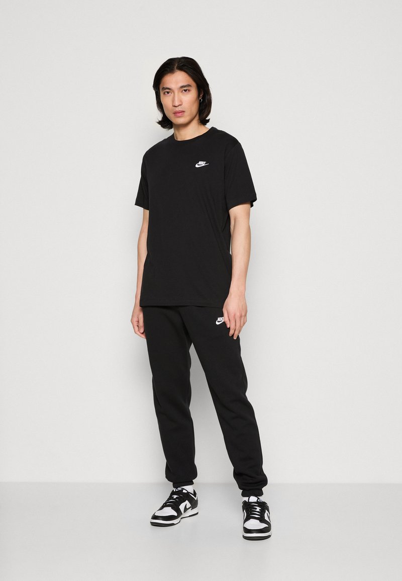 Nike Sportswear Nike Sportswear CLUB CF BB - Tracksuit bottoms - black Super Sparpreis
