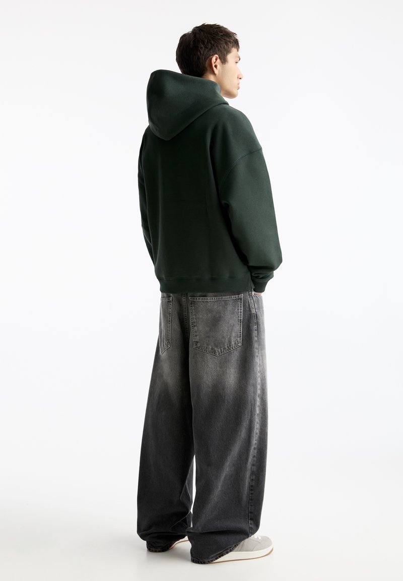 PULL&BEAR PULL&BEAR BOXY - Hoodie - dark green Wochenangebot