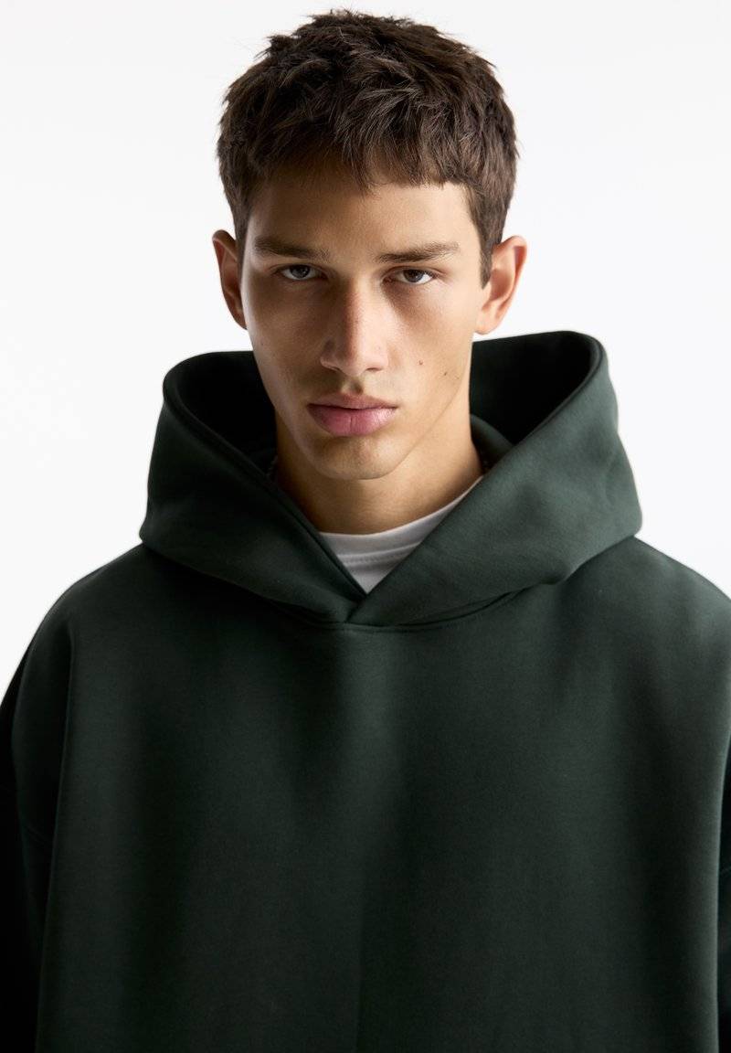 PULL&BEAR PULL&BEAR BOXY - Hoodie - dark green Wochenangebot