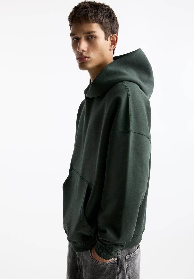 PULL&BEAR PULL&BEAR BOXY - Hoodie - dark green Wochenangebot