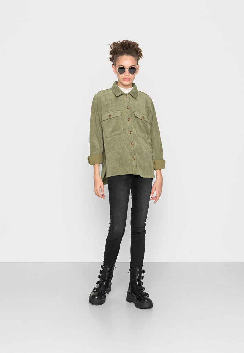 Pieces Pieces PCEFFI - Button-down blouse - olivine Nur noch ein Tag übrig