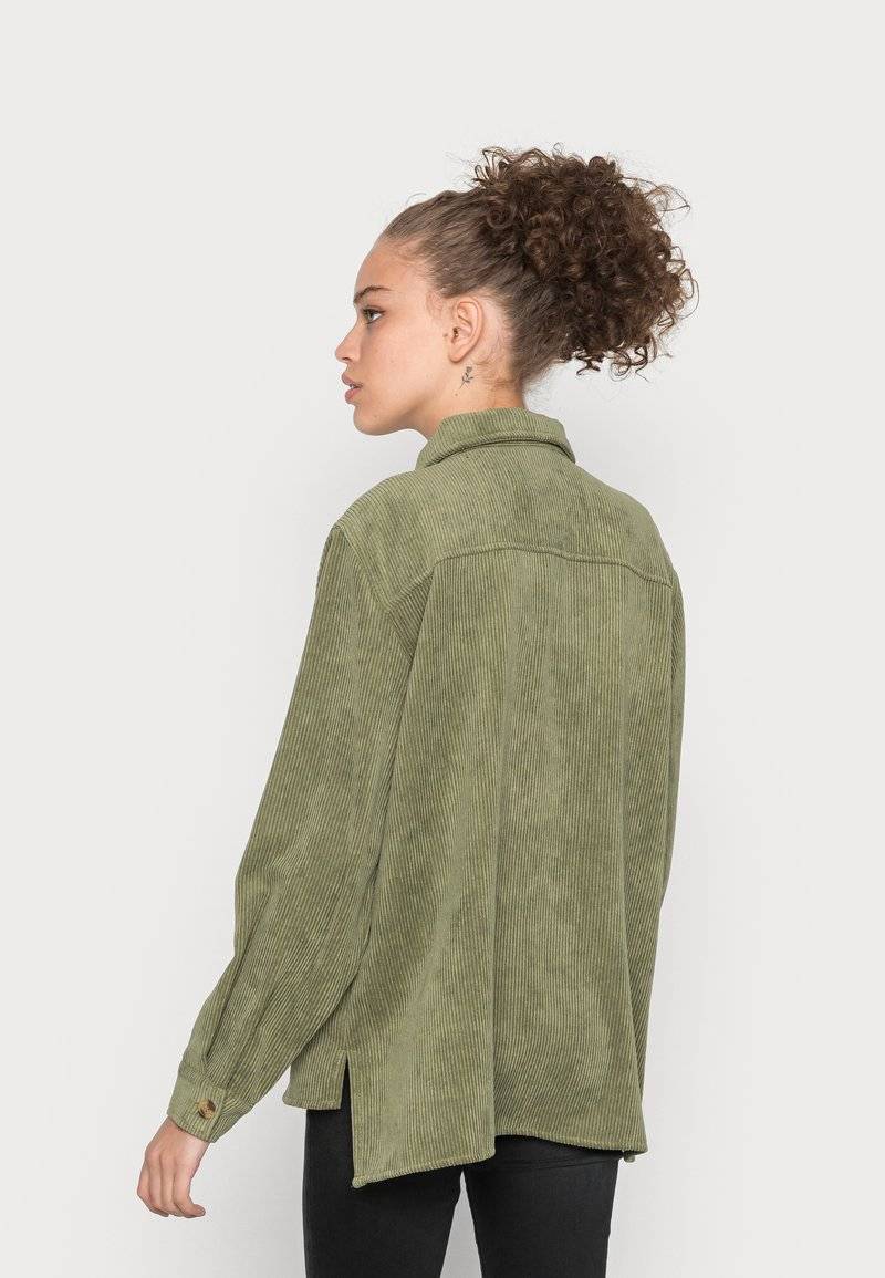 Pieces Pieces PCEFFI - Button-down blouse - olivine Nur noch ein Tag übrig