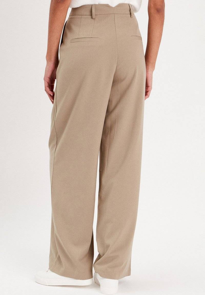 Cache Cache Cache Cache WEITE FLIESSENDE MIT ABNÄHERN - Trousers - vert kaki Clearance-Verkauf