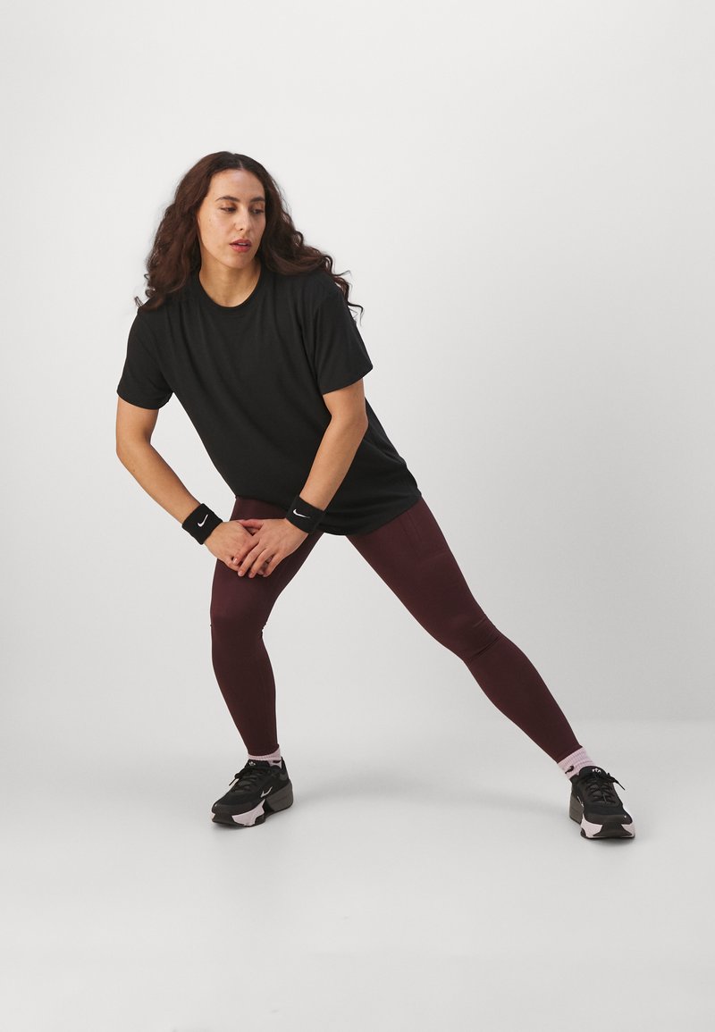 Nike Performance Nike Performance ONE RELAXED TOP - Sports T-shirt - black Flash Sale
