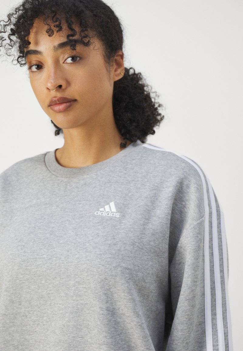 adidas Sportswear adidas Sportswear ESSENTIALS 3 STRIPES OVERSIZED - Sweatshirt Begrenztes Angebot