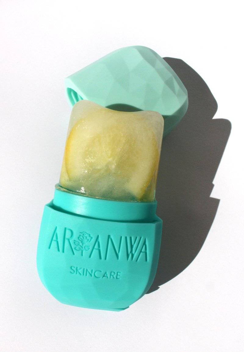 ARI ANWA Skincare ARI ANWA Skincare FACIAL ICE CUBE - MASSAGE ROLLER TOOL - Skincare tool - fresh blue Lagerräumung