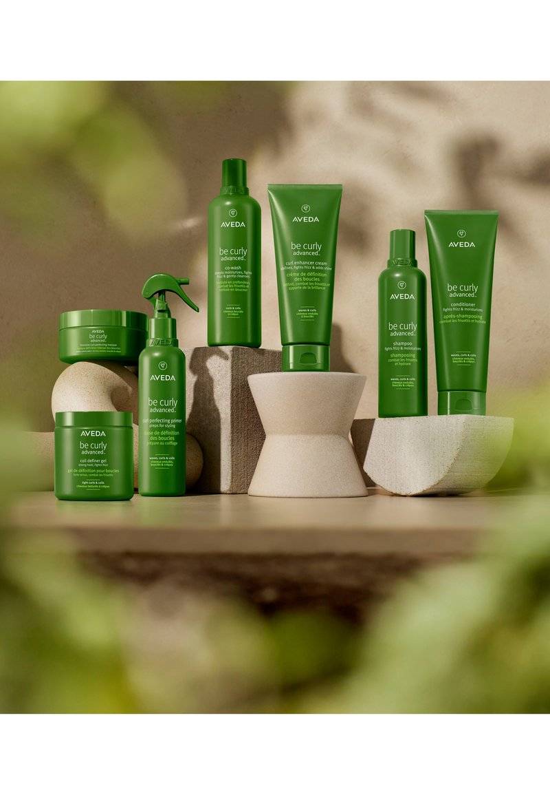 Aveda Aveda BE CURLY ADVANCED™ COIL DEFINER GEL - Hair styling Wochenangebot