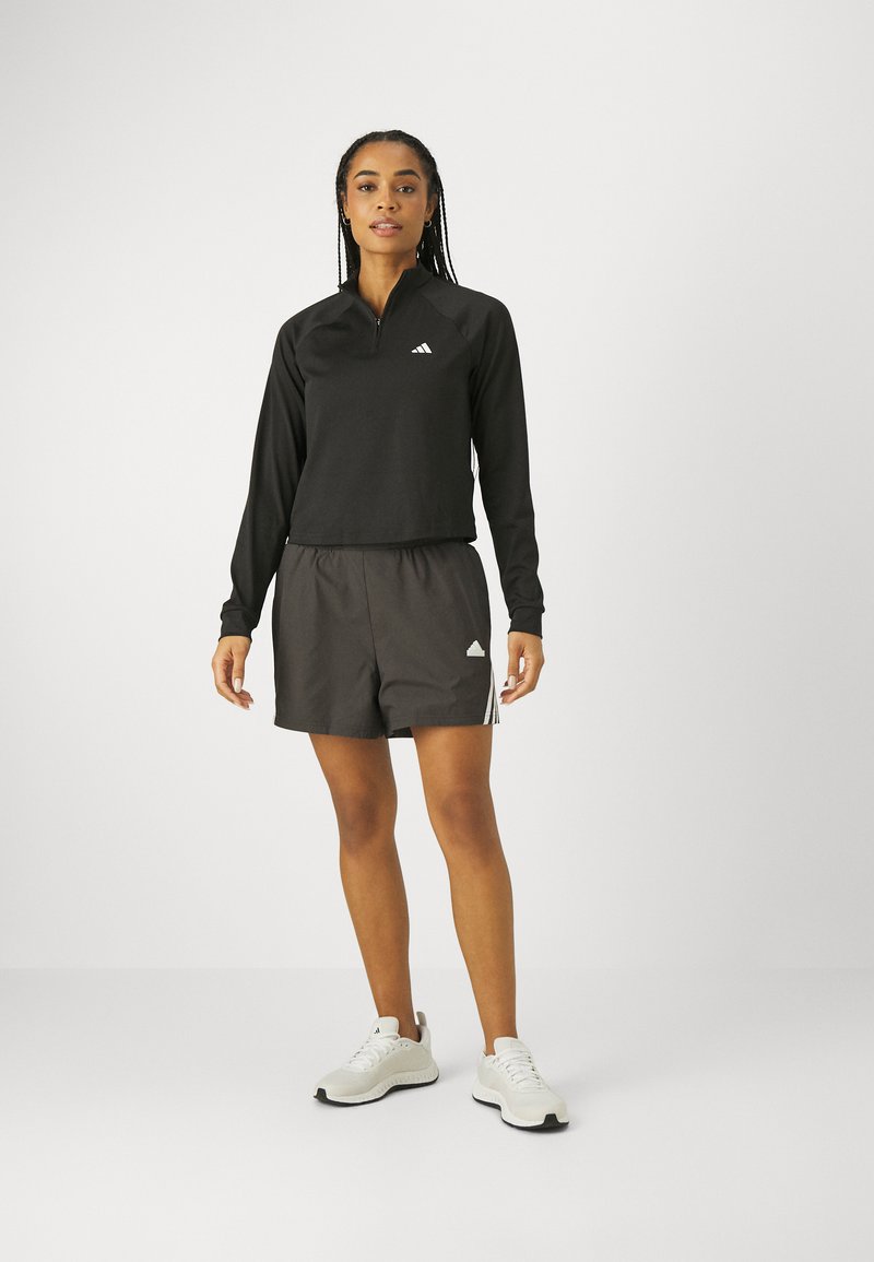 adidas Sportswear adidas Sportswear FUTURE ICONS THREE STRIPES SHORT - Sports shorts - black 50% Rabatt für begrenzte Zeit