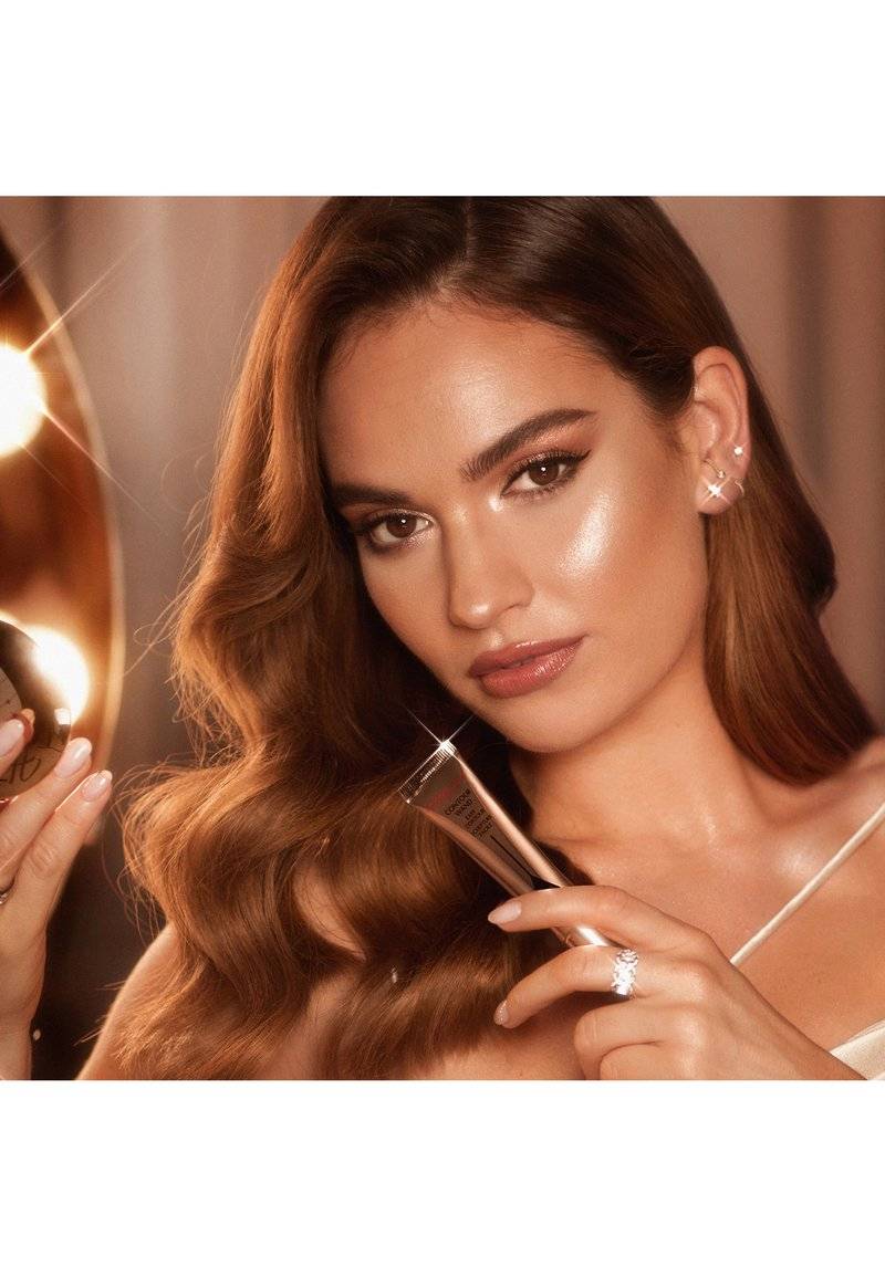 Charlotte Tilbury Charlotte Tilbury HOLLYWOOD CONTOUR LIGHT WAND - Foundation Online Shopping