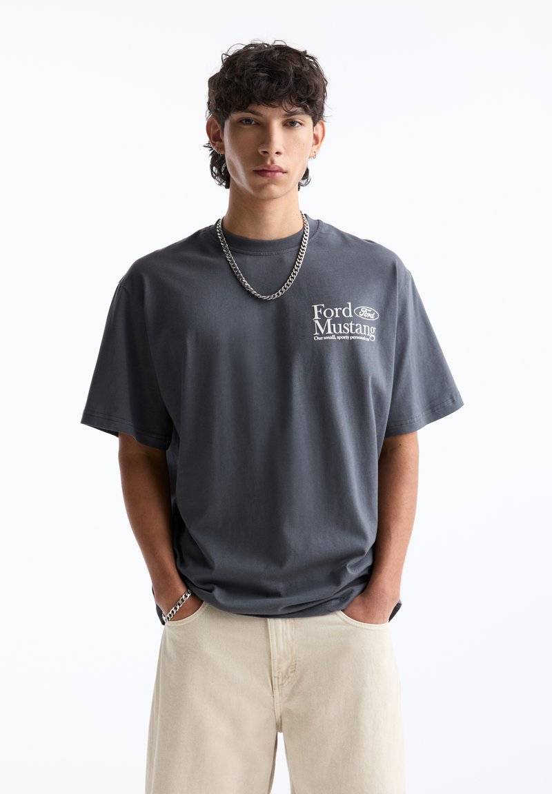 PULL&BEAR PULL&BEAR FORD SHORT SLEEVE - Print T-shirt - grey Weihnachtsangebot