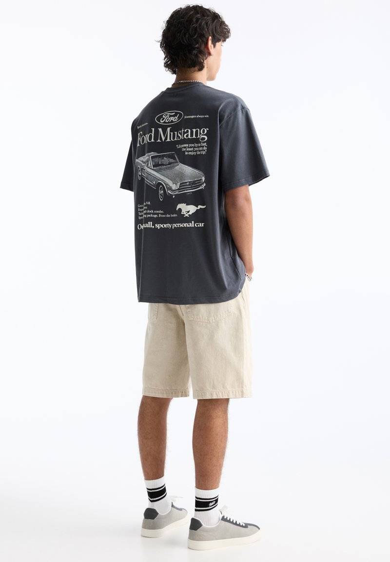 PULL&BEAR PULL&BEAR FORD SHORT SLEEVE - Print T-shirt - grey Weihnachtsangebot