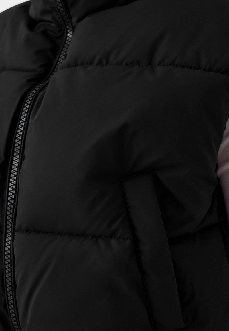 Bershka Bershka CROPPED PUFFER - Waistcoat - black denim Riesige Ersparnisse