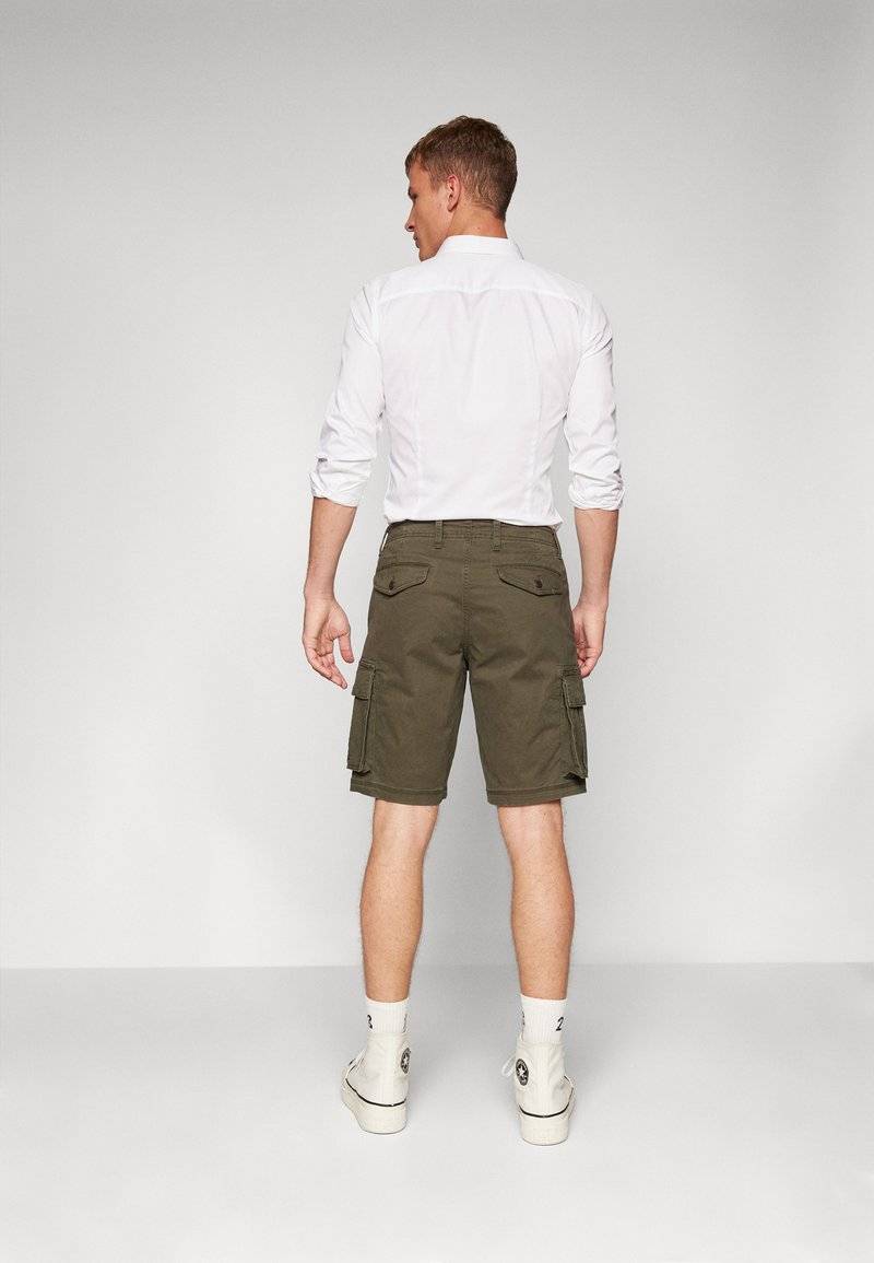 GAP GAP CARGO - Shorts - black moss Super Sparpreis