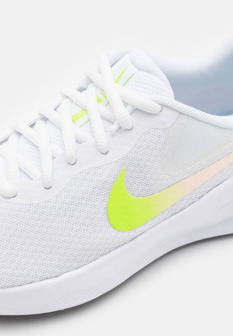 Nike Performance Nike Performance REVOLUTION 7 - Neutral running shoes Outlet